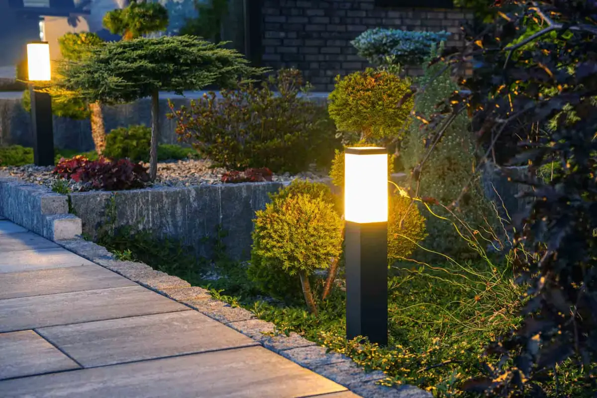Hiring Outdoor Lighting Maintenance Services