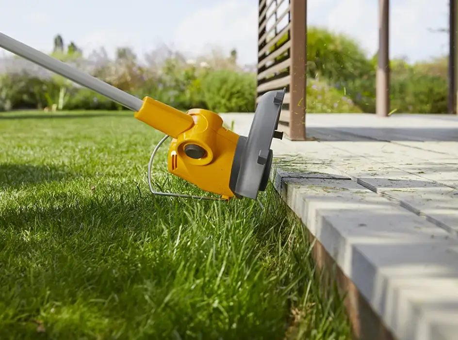 Step-by-Step: Edge First, Then Mow