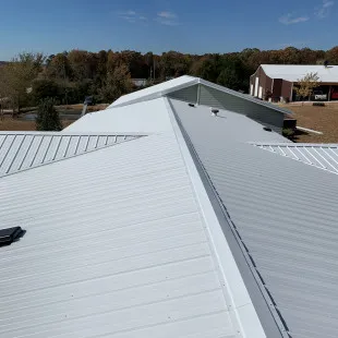 AM Roofing LLC - Roofing & Gutter Services in Lebanon, MO
