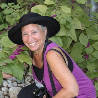 Bobbie's Green Thumb - Landscape Design in South Euclid, OH