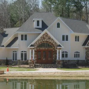 Builder Tony Hirst LLC logo