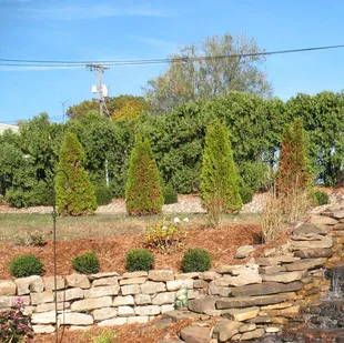 Creative Garden Services, LLC logo
