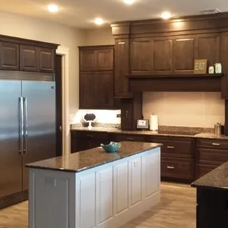 Dream Kitchens Plus L. logo
