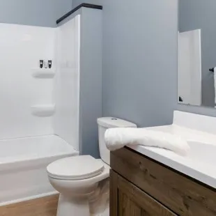 Duluth Bath Remodel logo