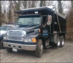 Dustin's Driveway's logo