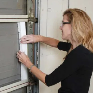 Expert Garage Doors Repairs logo