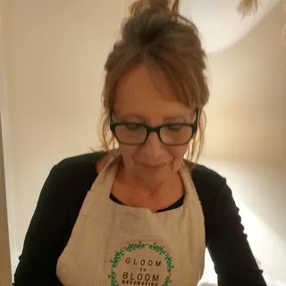Gloom to Bloom Decorating logo