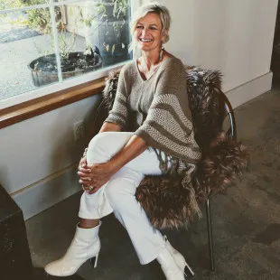 Jacquie Gibbs Interior Design logo