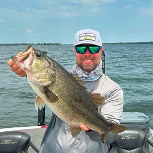 Lake Fork Guide - Capn' Ron logo