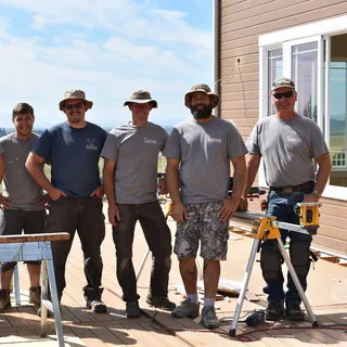 Larson Home Builders logo