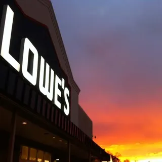 Lowe's - Bedford logo