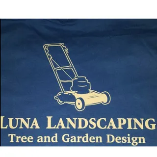 Luna landscaping services logo