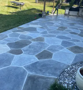 Moore's Custom Concrete LLC logo