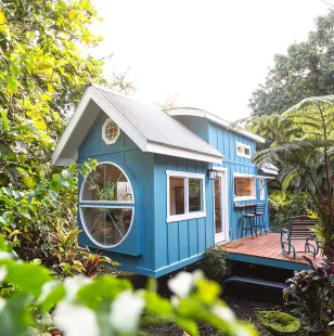 Paradise Tiny Homes LLC logo