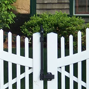 Paramount Fence Builders logo