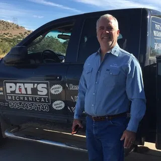 Pat's Mechanical logo