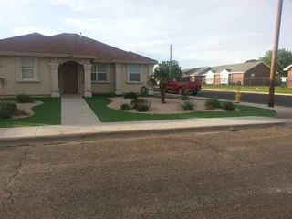 R & l landscaping logo