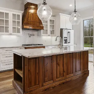 Rons Custom Cabinets logo