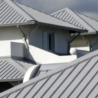 Ryan's Roofing & Construction LLC logo
