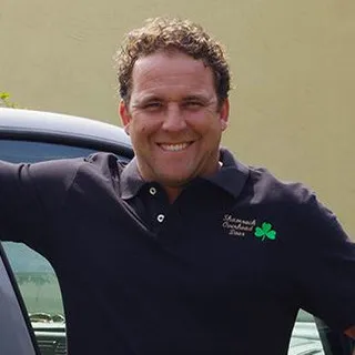 Shamrock Overhead Door logo