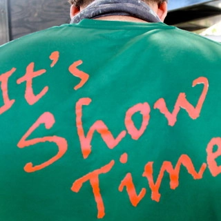 Showtime Landscaping Inc logo