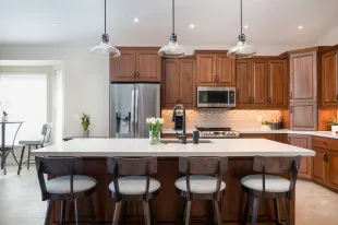 Solid Home Renovations logo