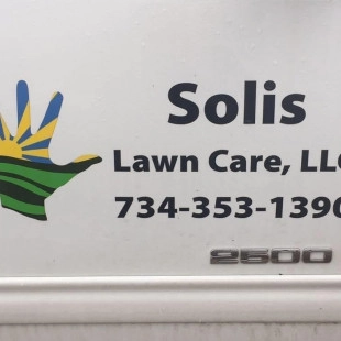 Solis lawn care llc logo