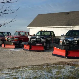 Stump's Snow & Mow logo