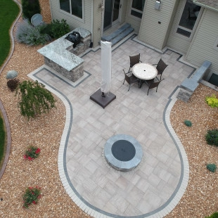 Superior Hardscapes logo