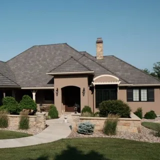 Superior Roofing logo