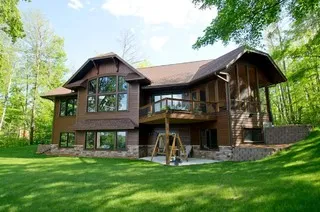 Utecht Custom Homes logo
