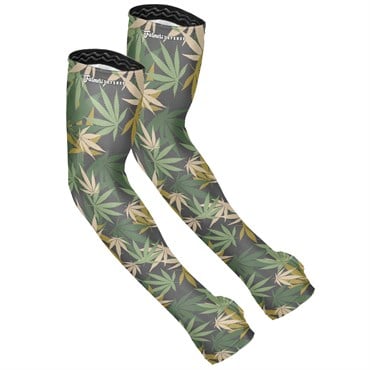Farmers Defense Small/Medium Protection Sleeves Leaf Camo