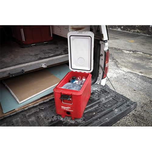 9.8" x 16.2" x 13" Exterior 7.8" x 9.5" x 13" Interior 16 qt Plastic Compact Cooler | MKE48228460