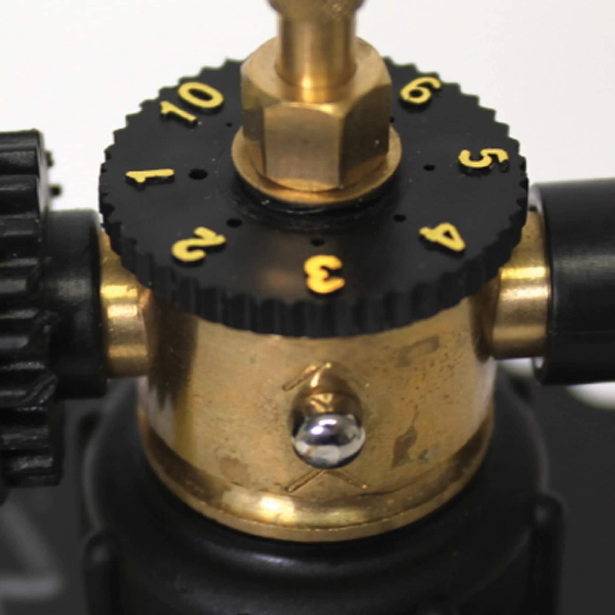 32 oz 0.4 - 0.5 gpm Poly Professional with Metering Dial Hose End Sprayer | CHPG362D
