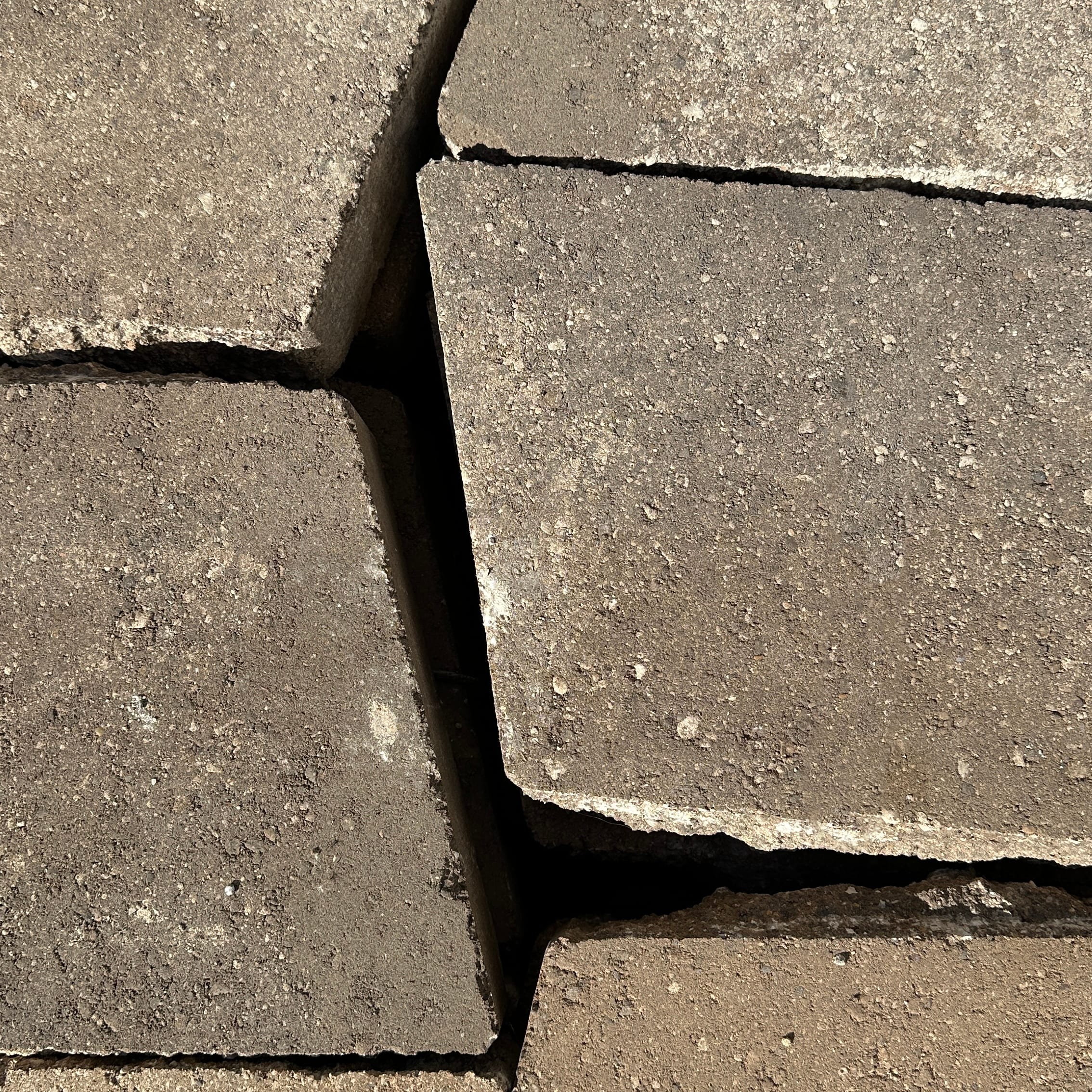 3" x 18" Rectangular Danville Beige Universal Anchor Diamond 9D Legacy Retaining Wall Cap | BEL16203787