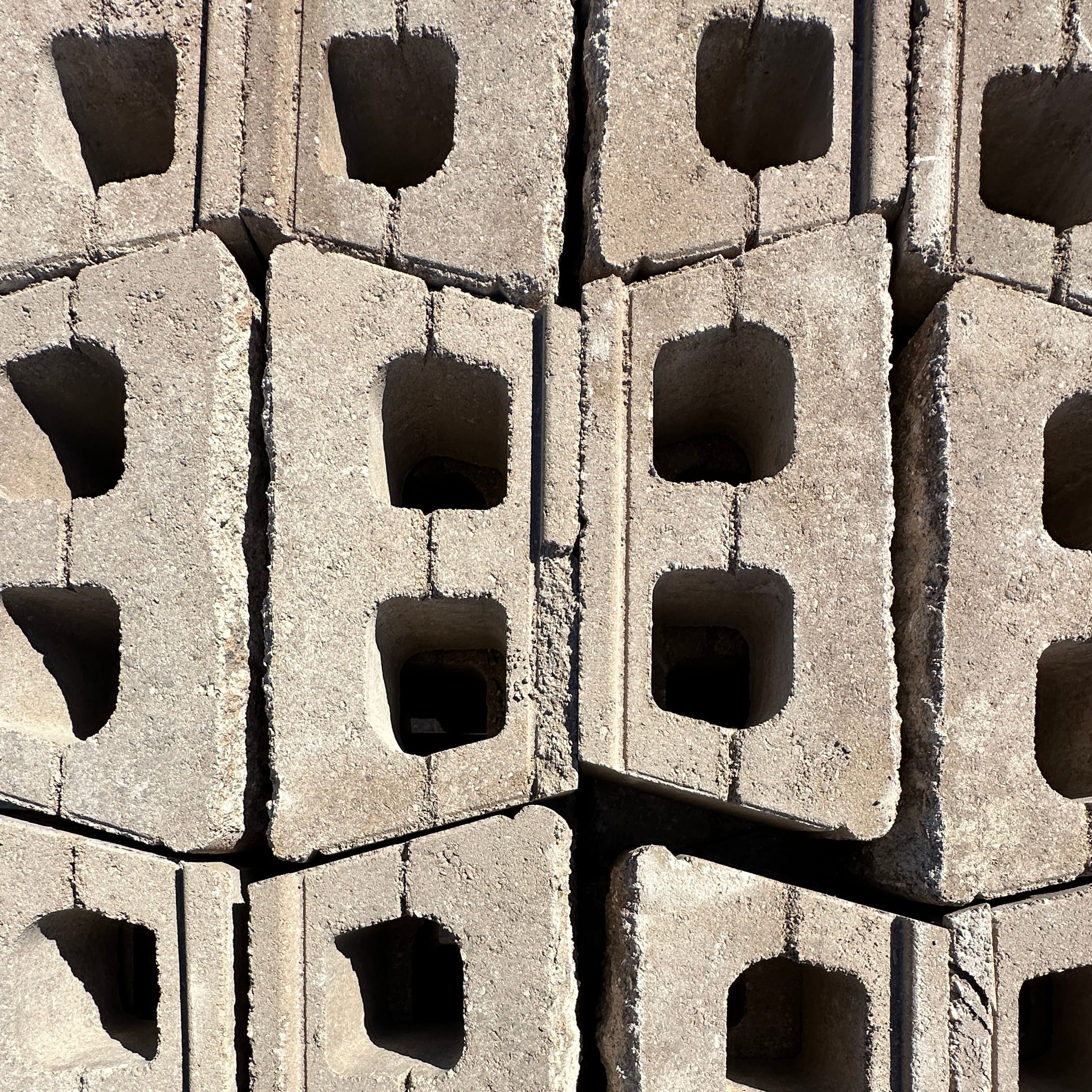 6" x 17-3/4" x 9" Rectangular Danville Beige Anchor Diamond 9D Legacy Retaining Wall | BEL16203789