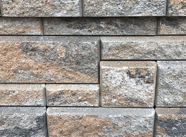 CALSTONE AB CLASSIC 6° GCT GRAY CHARCOAL TAN RETAINING WALLS 5 LR/ PALLET 8 EA/ LAYER 40 EA/ PALLET
