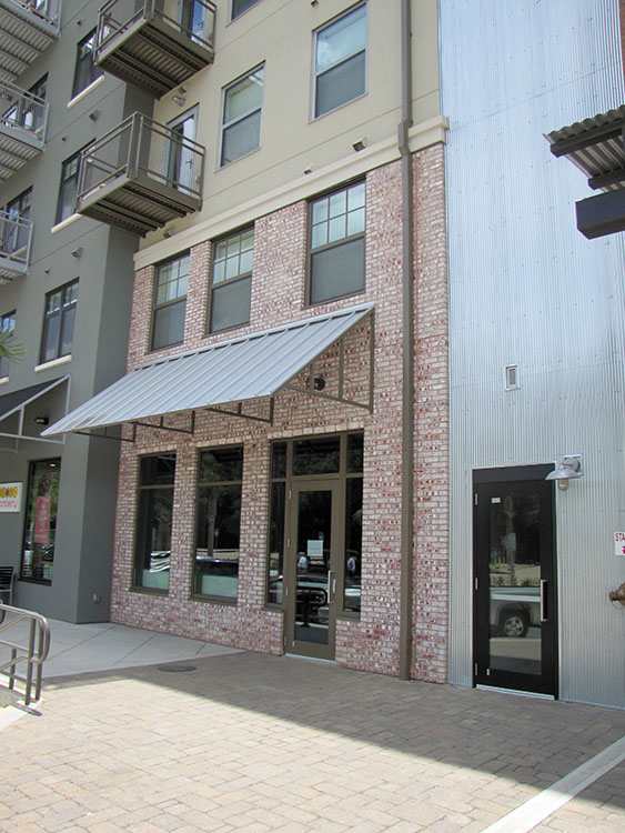 Aztec White (Williamsburg) Bs 416C 104B