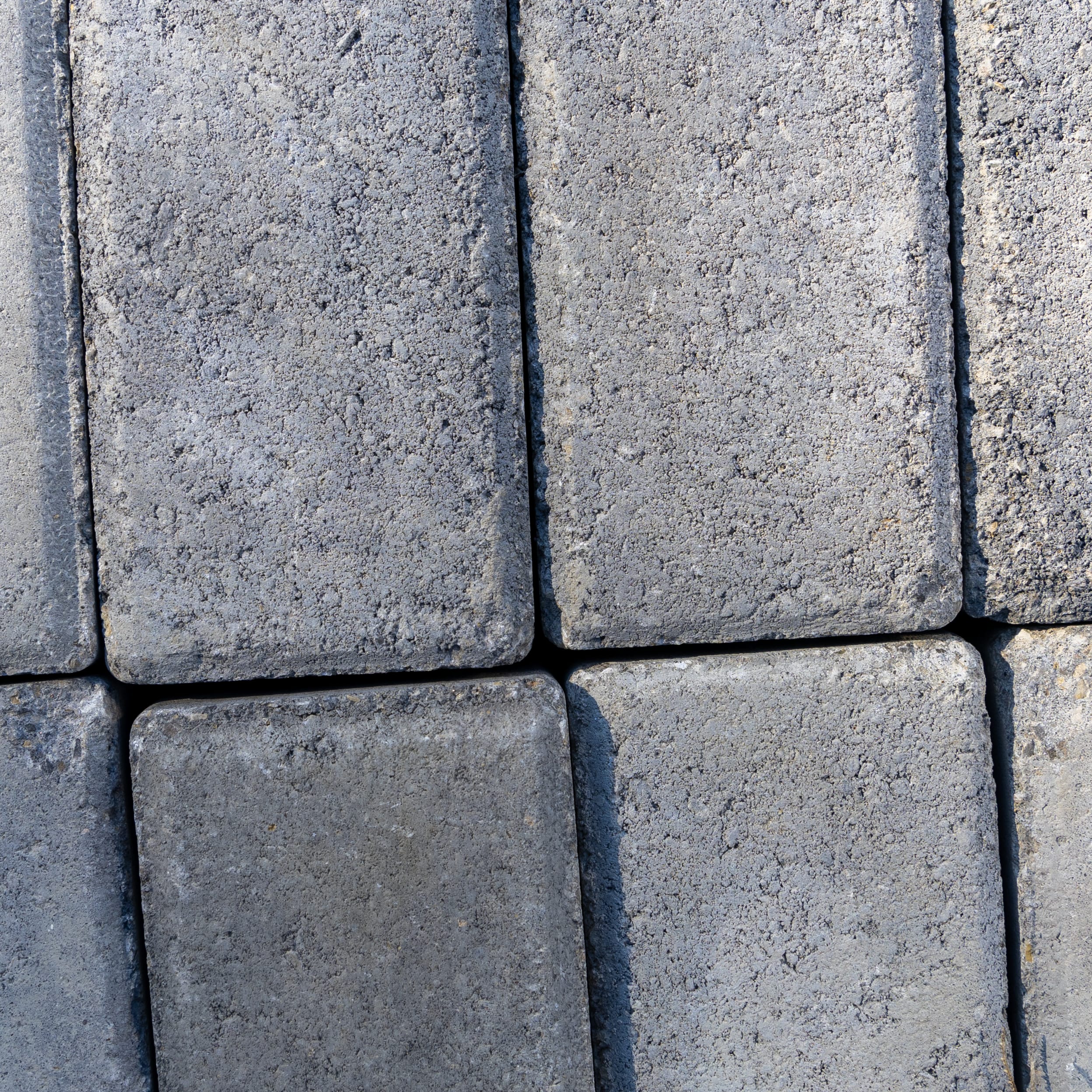 Estate Paver 4" x 8" Granite, Weathered Concrete