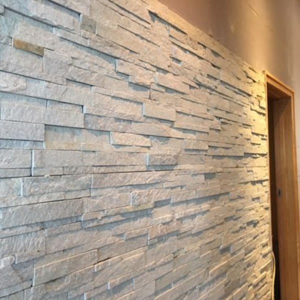 STACKED STONE FLATS WHITE QUARTZITE WHITE QUARTZITE SPLIT FACE FLATS - 6 EA (6 SF) PER BUNDLE / 288 EA (SF) PER PALLET 6" X 24"