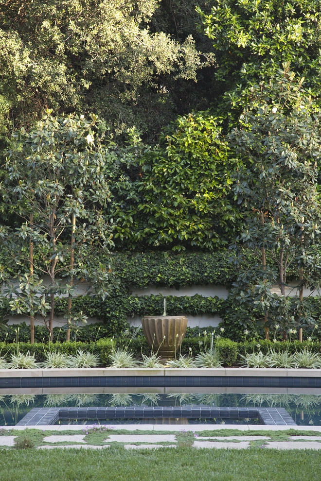English Traditional by Gabriela Yariv Landscape Design - Photo 10