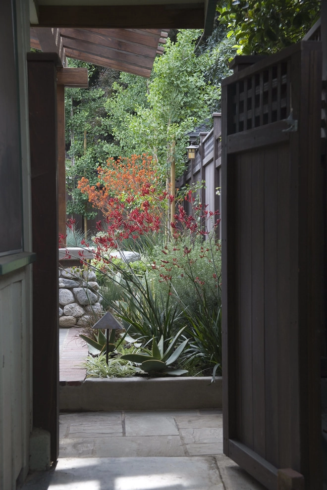 Craftsman Bungalow by Gabriela Yariv Landscape Design - Photo 2