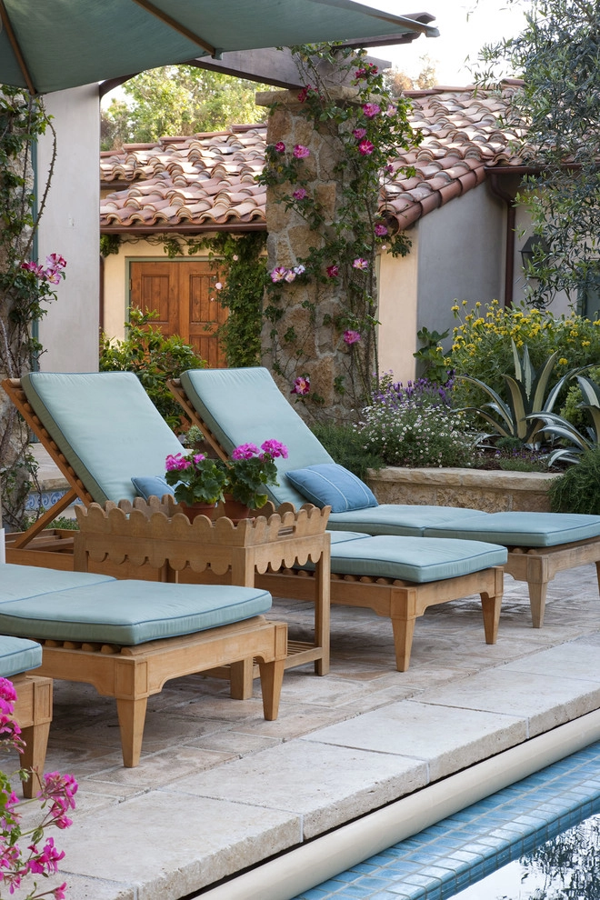 South Bay Provençal by Gabriela Yariv Landscape Design - Photo 9