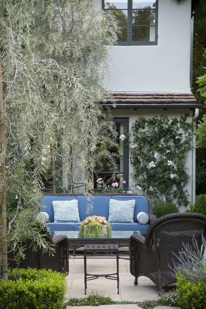 English Traditional by Gabriela Yariv Landscape Design - Photo 16