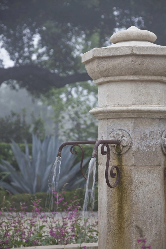 Sylvanus Marston Mediterranean by Gabriela Yariv Landscape Design - Photo 10