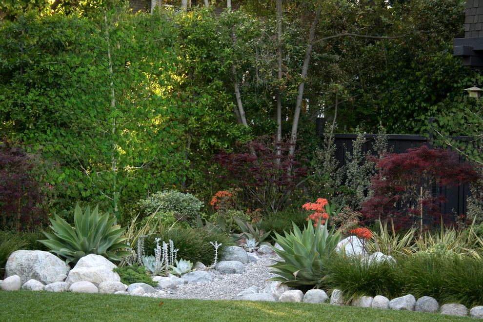 Greene & Greene Craftsman by Gabriela Yariv Landscape Design - Photo 4