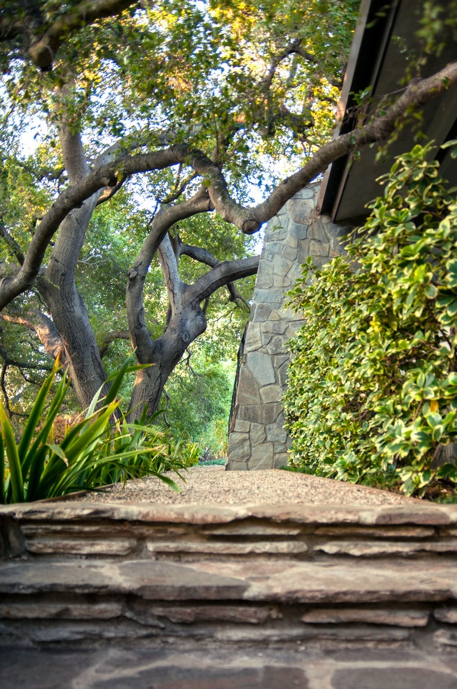 Woodland Contemporary by Gabriela Yariv Landscape Design - Photo 4
