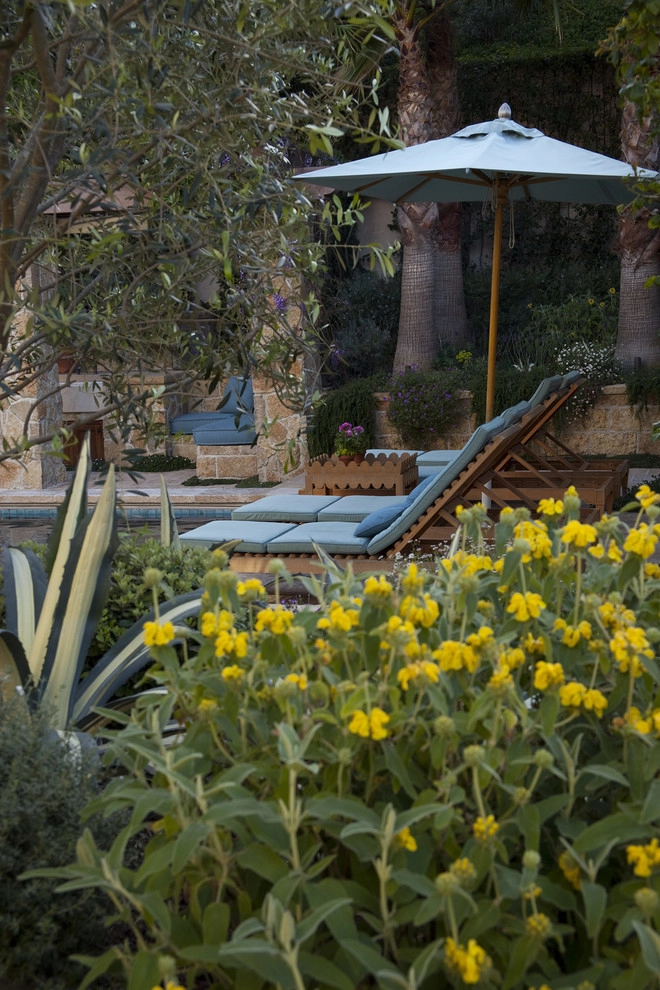 South Bay Provençal by Gabriela Yariv Landscape Design - Photo 8