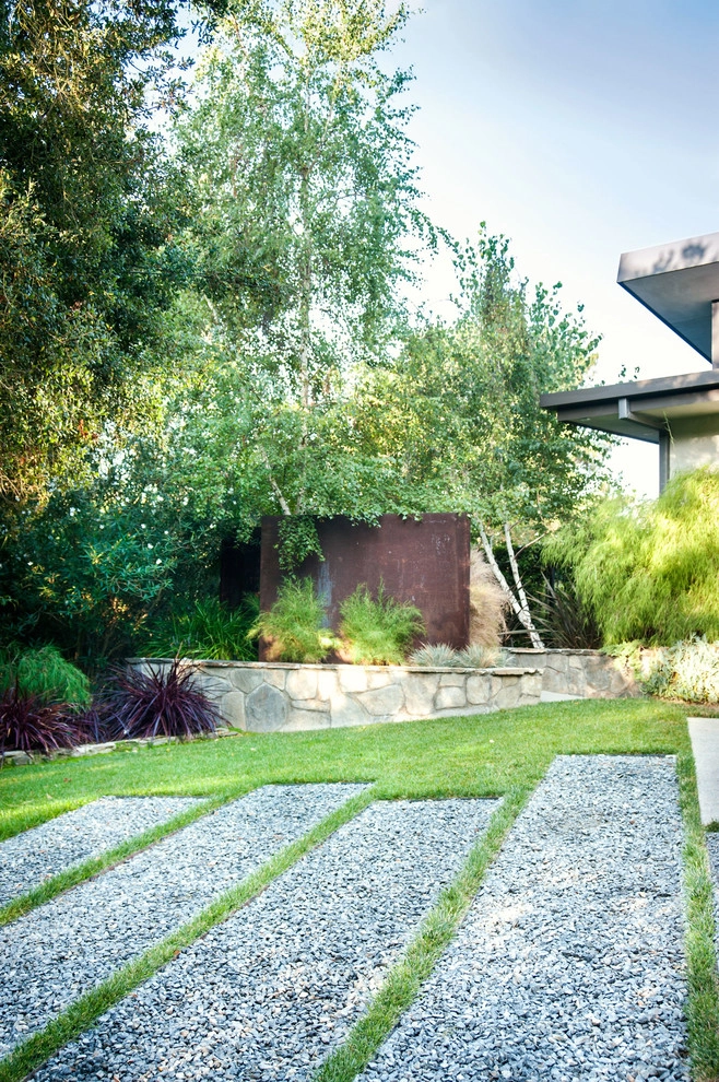 Woodland Contemporary by Gabriela Yariv Landscape Design - Photo 8