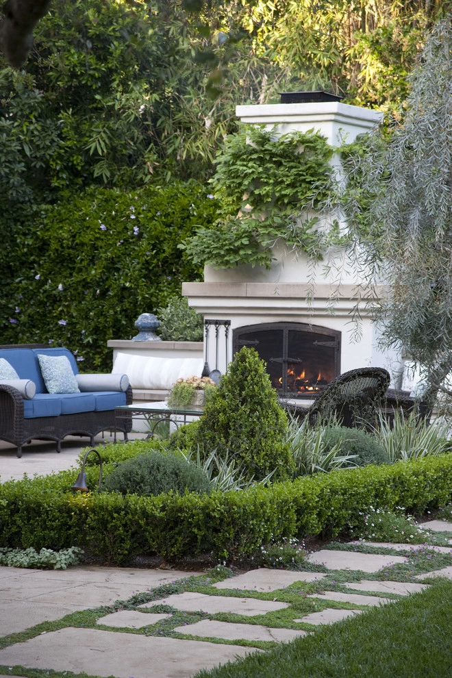 English Traditional by Gabriela Yariv Landscape Design - Photo 9